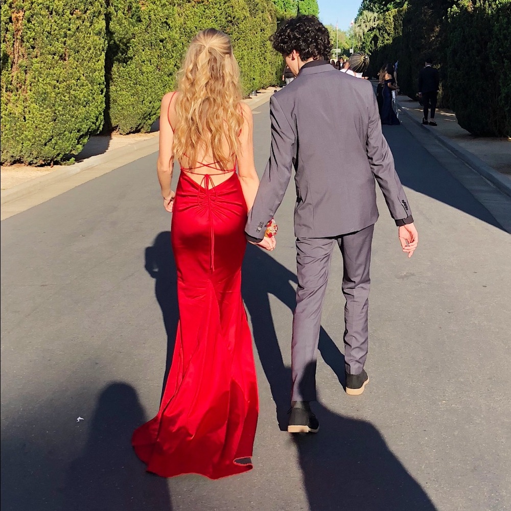 SHERRI HILL red prom dress